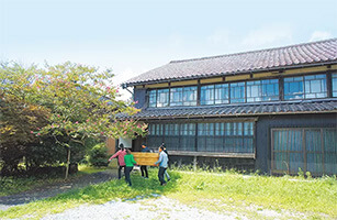 佐渡本社の風景